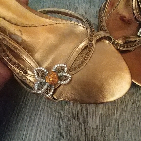 Heels - Picture 2 of 3